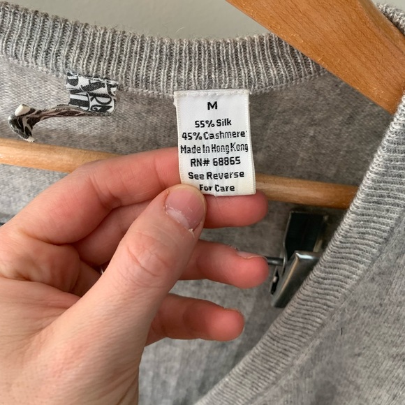 Silk and cashmere sweater. - Picture 4 of 6
